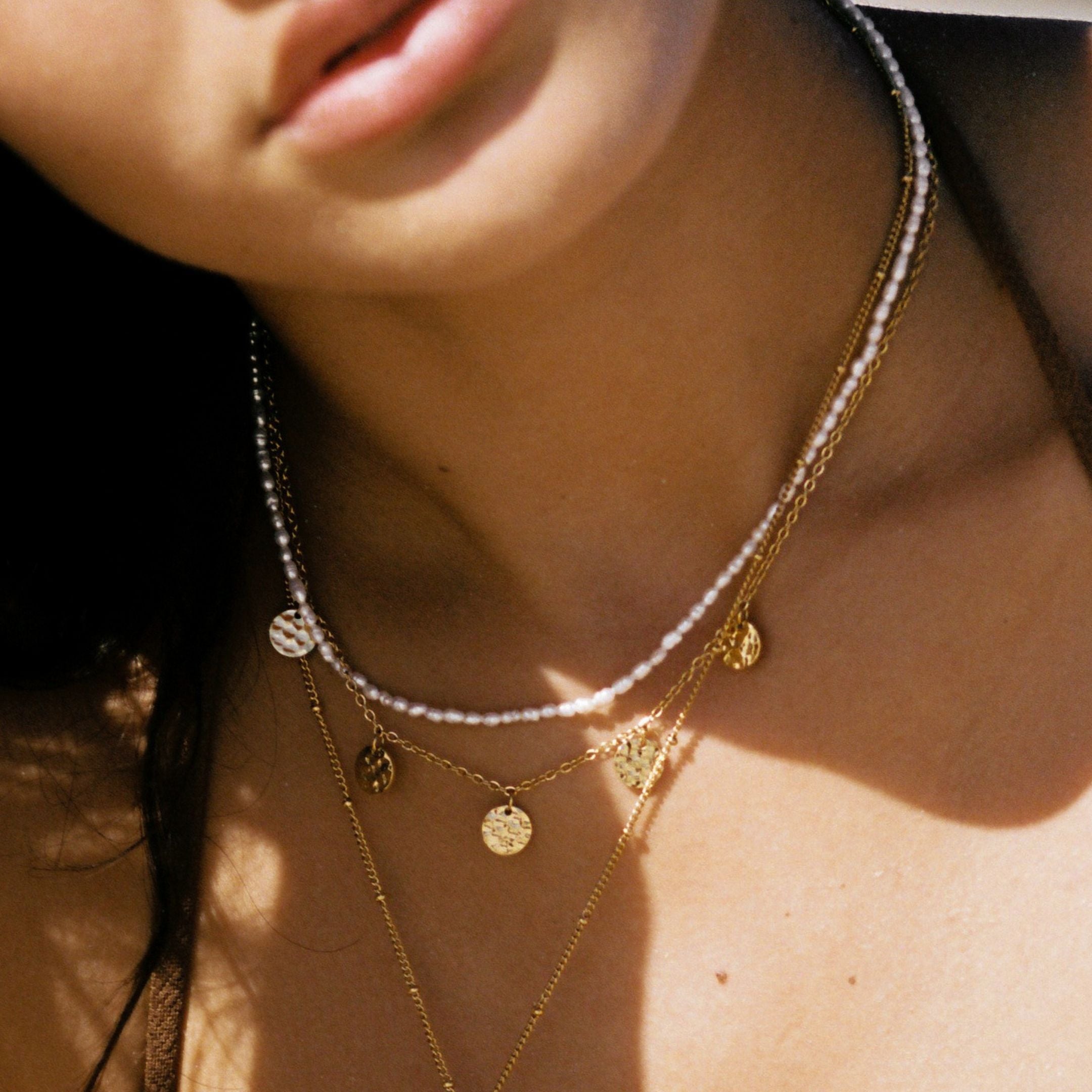 Tiny Pearls Choker